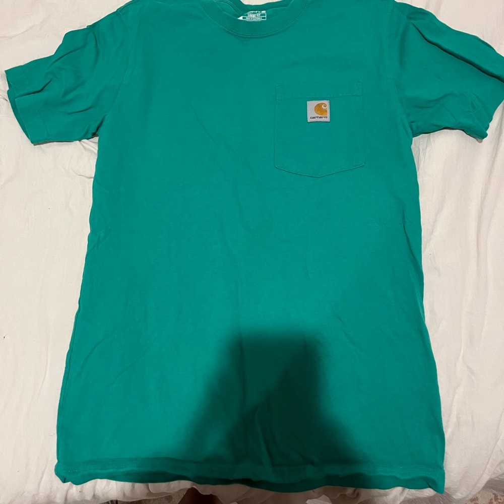 Green men’s carhartt tee